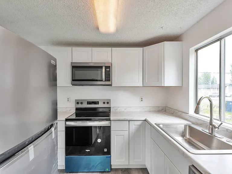 1702 C St SE #B — Photo 5
