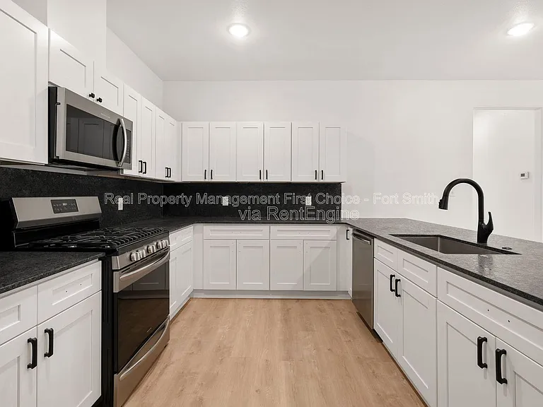 8826 Cantera Dr #B — Photo 18