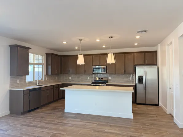 800 W Sparrow Dr, Queen Creek, AZ 85140