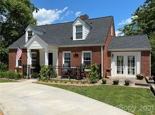 102 Riverside Dr, Morganton, NC 28655