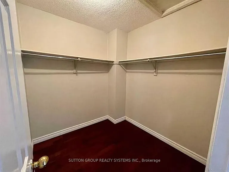 2275 Credit Valley Rd #100 — Photo 9