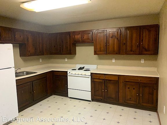 2nd image of 173 W Mechanic St APT 1