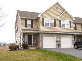 52 Bethlehem Ln, Stevens, PA 17578