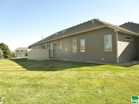 2nd image of 3805 Park Pl