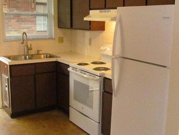 4th image of 180 Ohio Ave APT 10