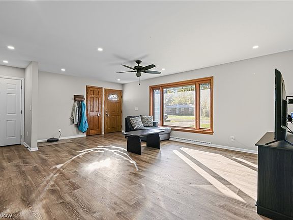 4th image of 3267 Nidover Dr