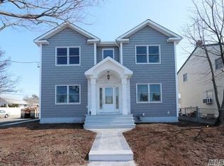 74 Meyers Ave, Hicksville, NY 11801