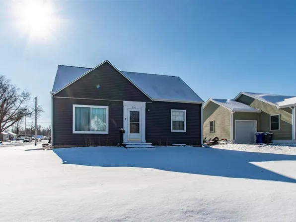 3241 Dalewood Ave SE, Cedar Rapids, IA 52403