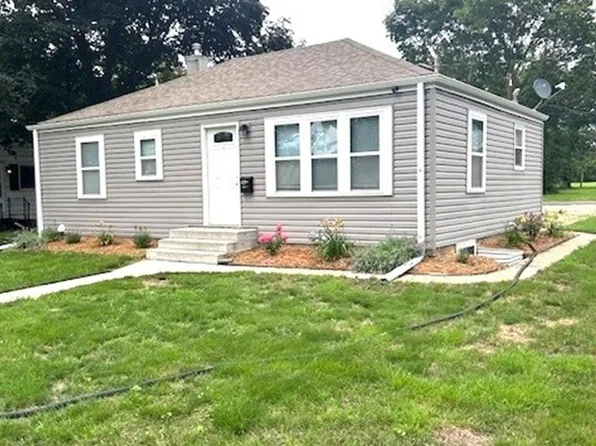 1406 Broadway St, Emmetsburg, IA 50536