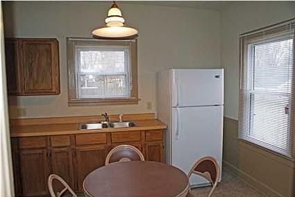 4th image of 703 S Bennighof Ave