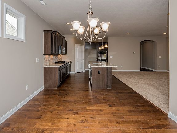 5th image of 1328 Woodlawn Ct