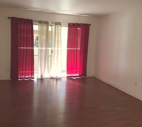 3rd image of 16377 Lakeshore Dr Unit 4E