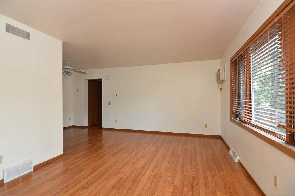 1 bed, 700 sqft, $1,325 — Photo 2