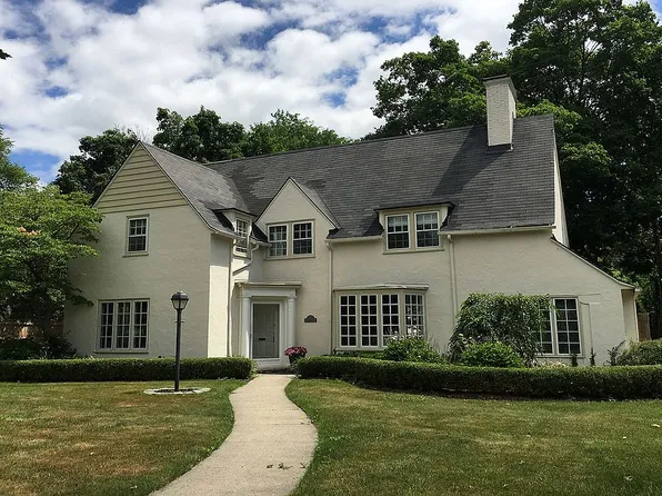 384 Puritan Ave, Birmingham, MI 48009