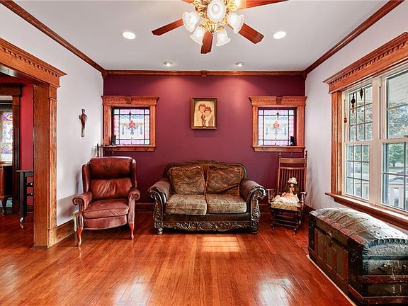 3rd image of 1628 Robinwood Ave