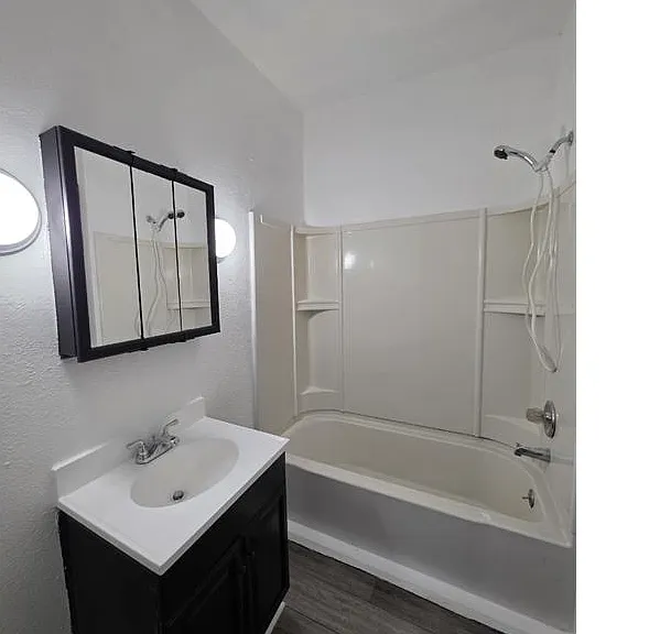 425 Arden Pl — Photo 11