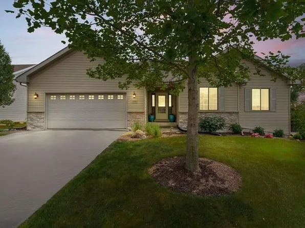 5598 White Fox Dr, Rockford, IL 61102