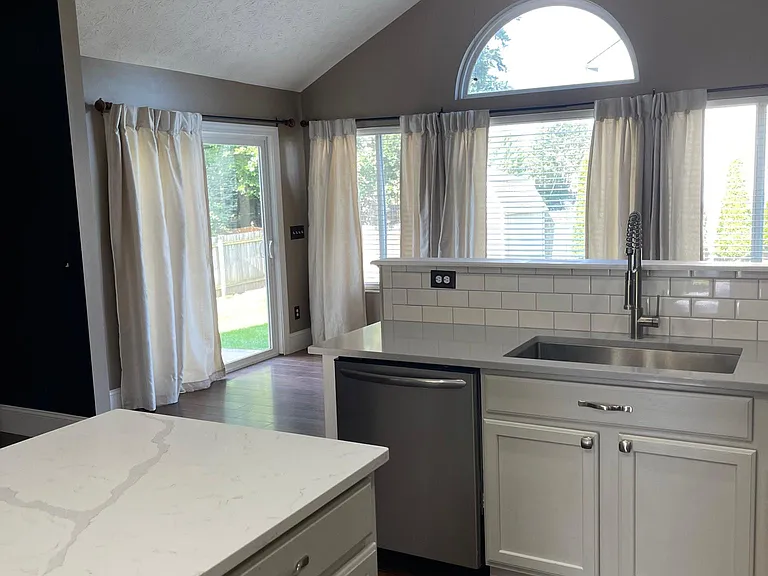 5271 Summerset Dr — Photo 21
