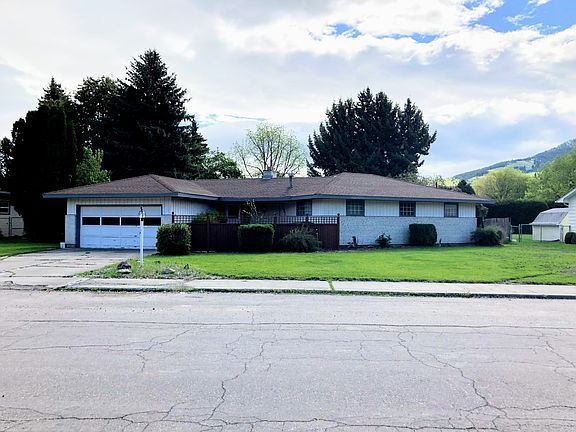 2nd image of 4202 Lake Pl