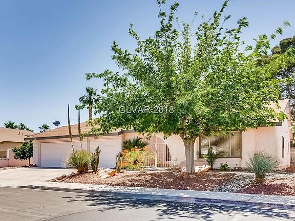 2nd image of 5137 Avenida Del Luna