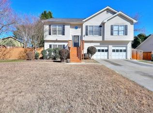 1280 Shamrock Hill Cir, Loganville, GA