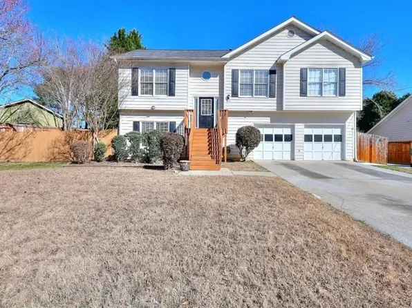 1280 Shamrock Hill Cir, Loganville, GA 30052