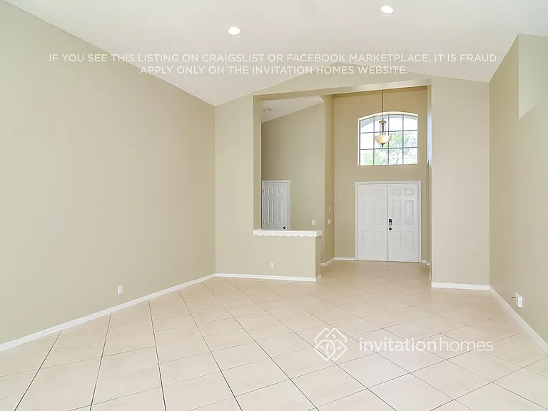 156 Cameron Dr — Photo 2