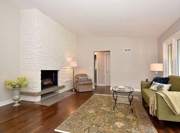 4th image of 486 S Stratford Ave
