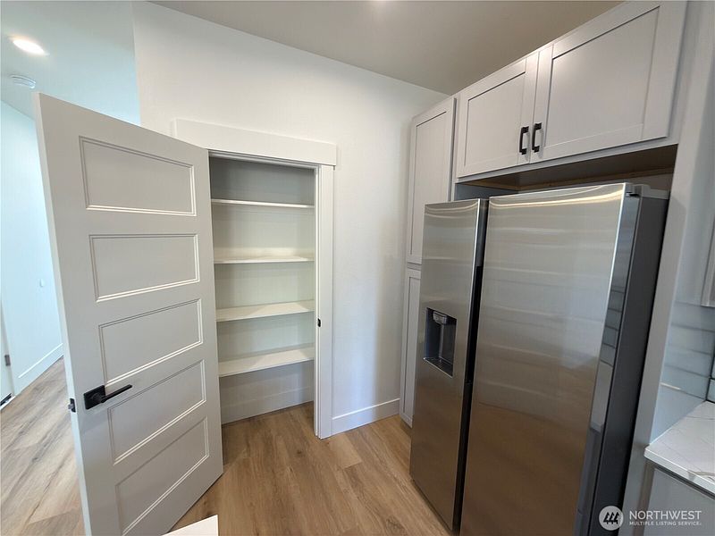 5th image of 10528 13th Avenue W #B
