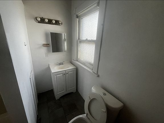 2nd image of 93 Fountain Ave