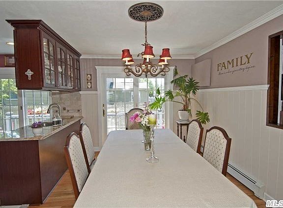 4th image of 1 Holly Ct