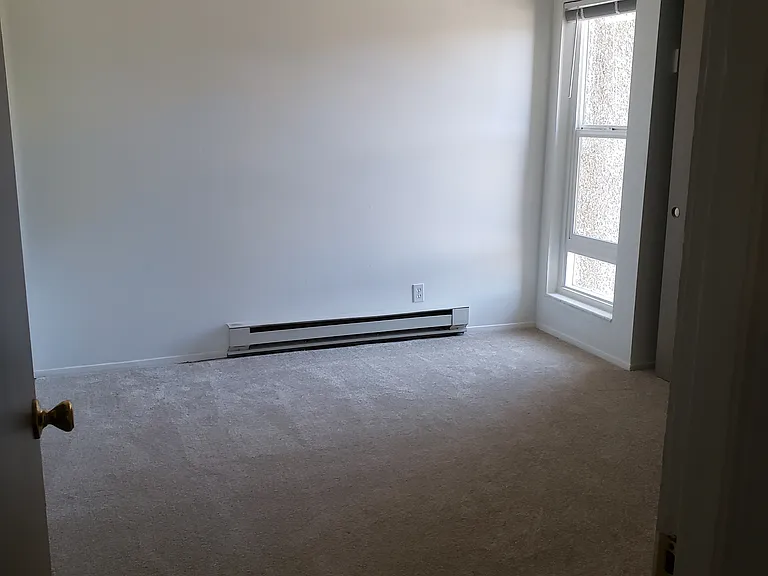 4919 Phinney Ave N #302 — Photo 3