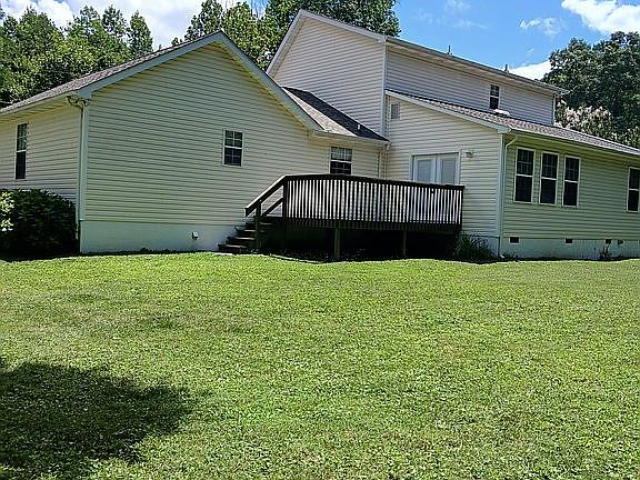 2nd image of 915 Irwin Dr