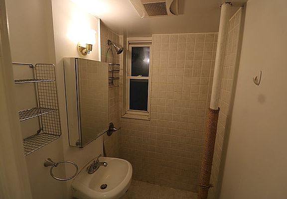 4th image of 136 W 28th St APT 18E