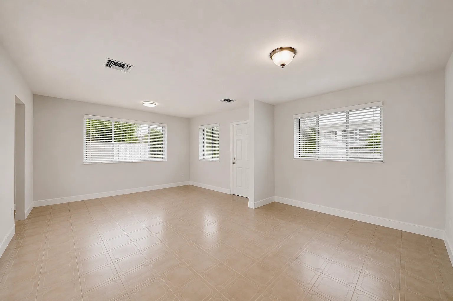 3 bed, 2.5 bath, 1400 sqft, $2,950 — Photo 3