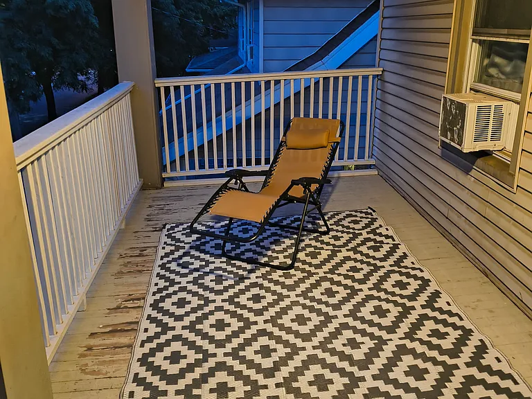 1440 Larchmont Ave #UPPER — Photo 22