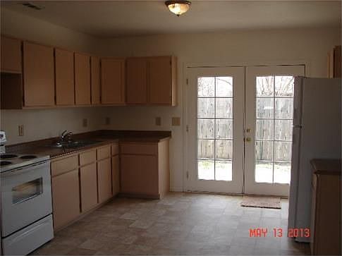4th image of 108 Ord St