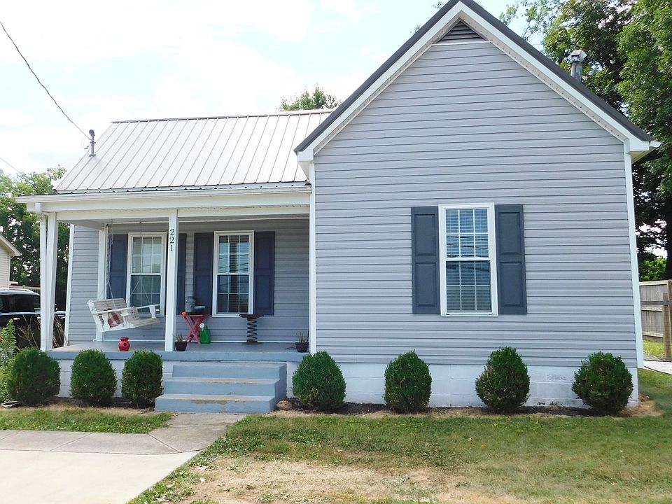 1st image of 221 Boggs Ln