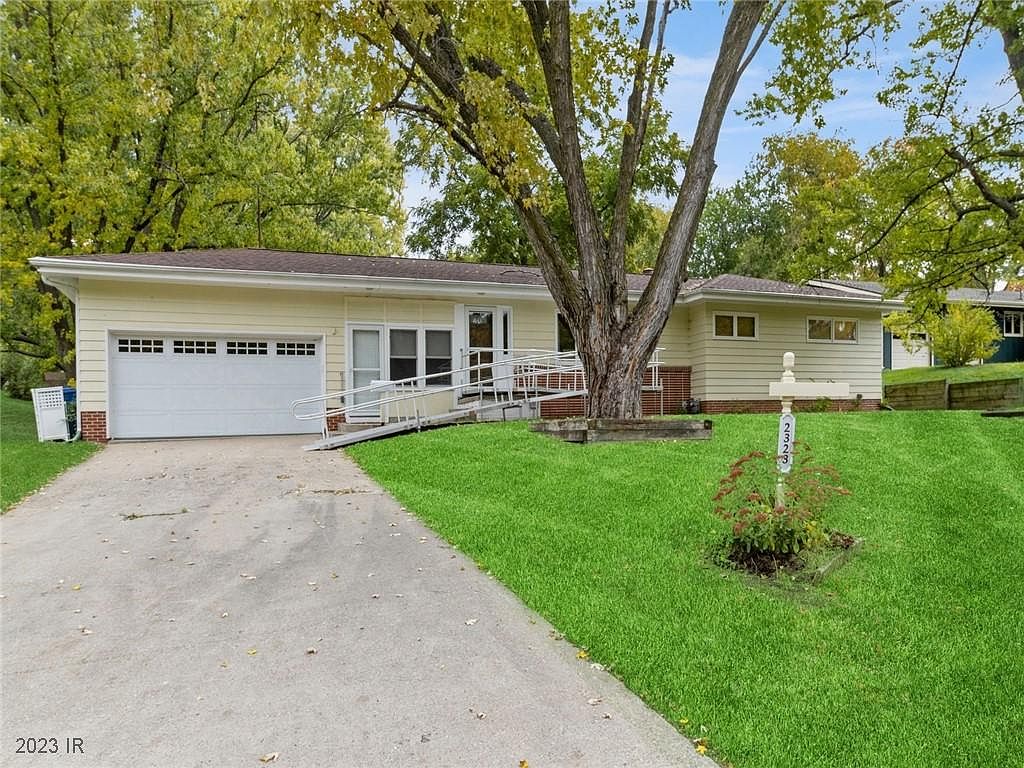 2323 Thornton Dr, Des Moines, IA 50321 Zillow