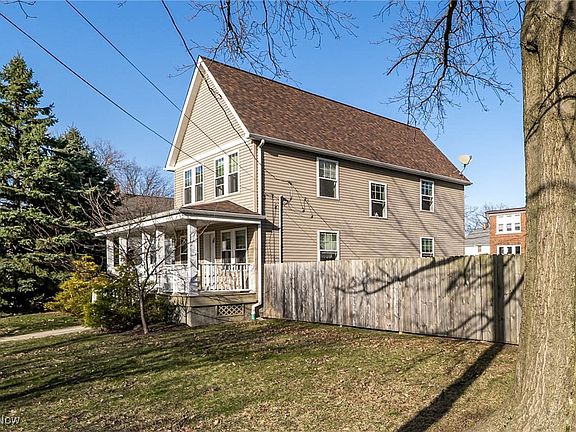 2nd image of 1549 Lakewood Ave