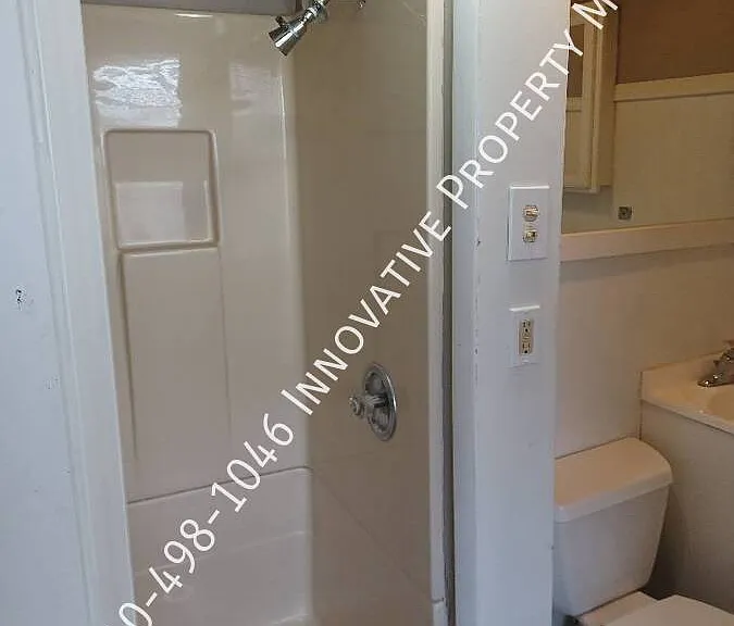 1115 Knapp Ave #2 — Photo 9