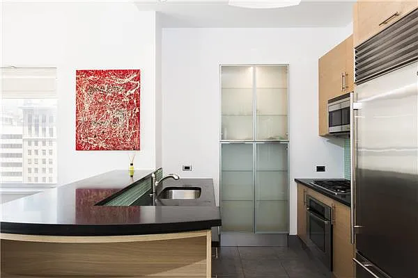 Sold by (Legacy) Elegran | media 10
