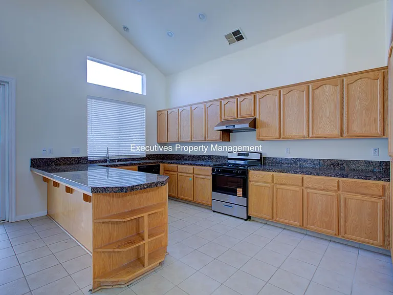 4651 Stern Dr — Photo 6