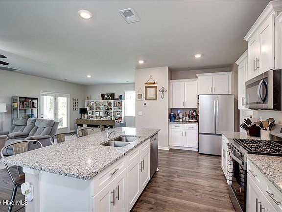 4th image of 309 Streamsong Road