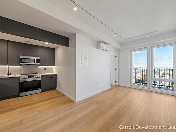 3rd image of 931 Carroll St #1408