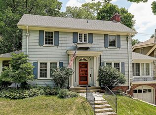 1852 N 69th St, Wauwatosa, WI 53213