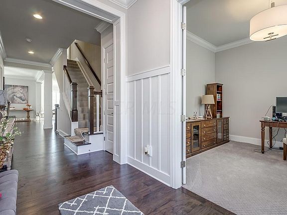 4th image of 10742 Arrowwood Dr