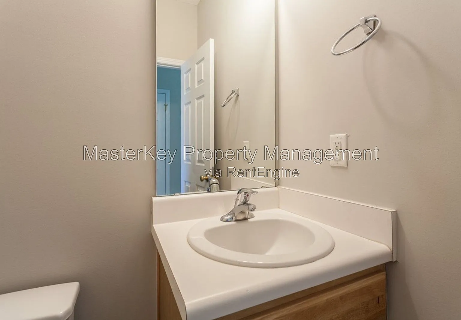 3 bed, 2.5 bath, 1658 sqft, $1,895 — Photo 4