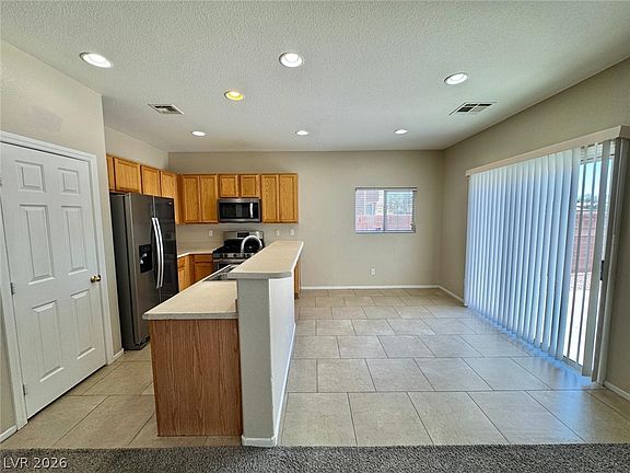 4th image of 3841 Carisbrook Dr