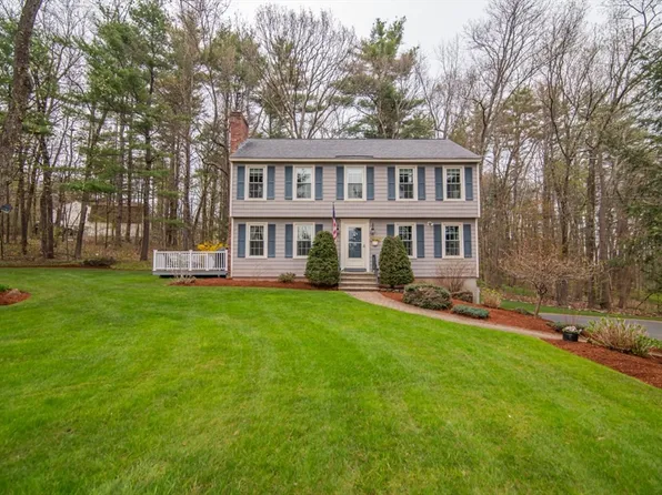 15 Hampshire Dr, Derry, NH 03038